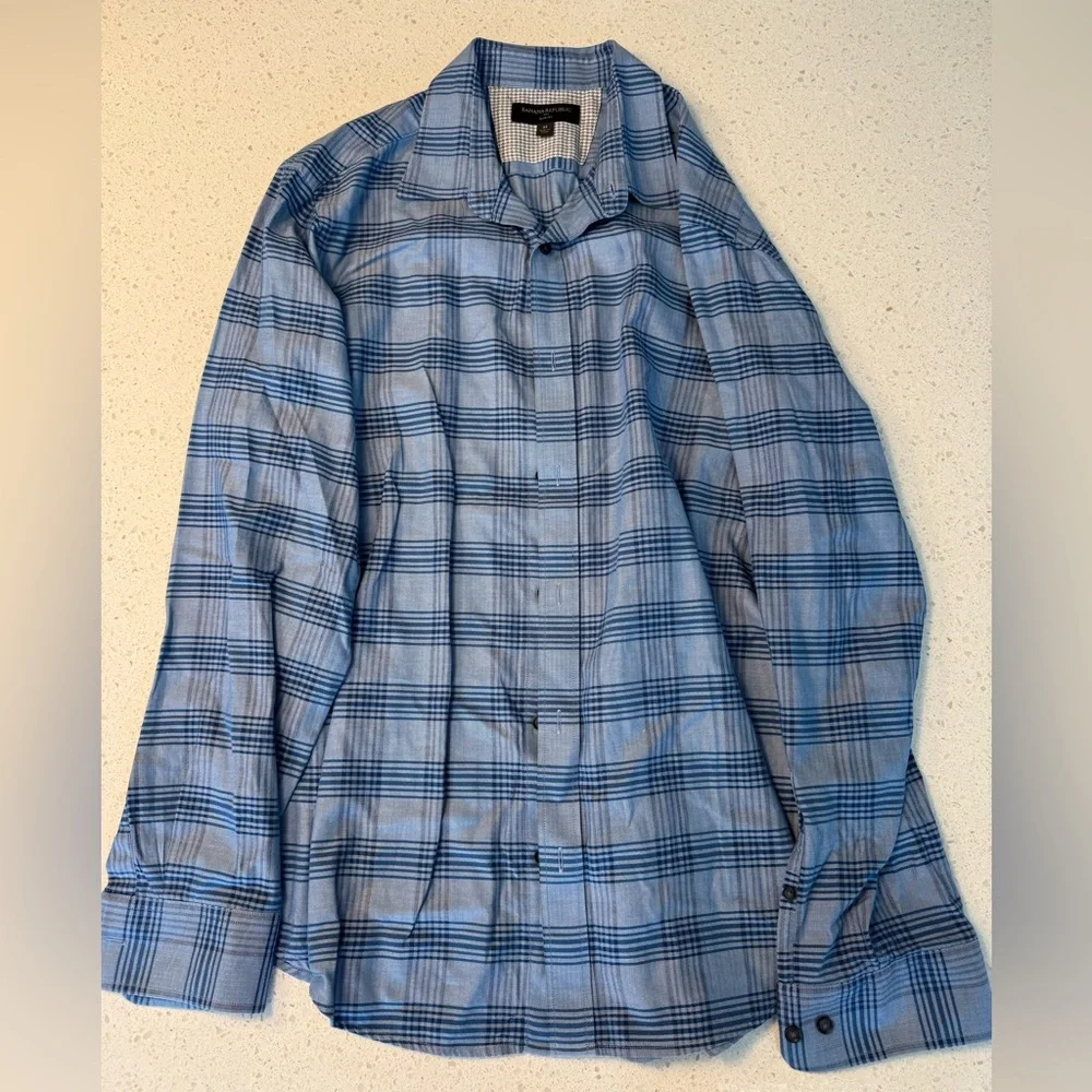 Banana Republic Men’s Checkered button down Dress Shirt Slim Fit - Blue - Size M